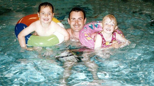 Era un tată şi un soţ fericit. Un adevăr devastator aflat târziu i-a dat viaţa peste cap