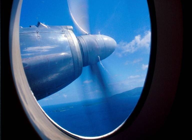  Un avion s-a prăbuşit în sudul Spaniei peste o fabrică