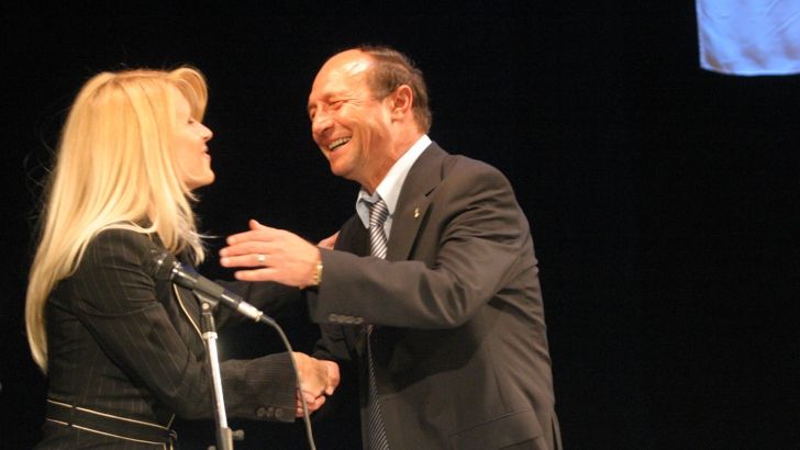 Băsescu, răspuns pentru Adriana Săftoiu privind dezvăluirile din carte despre el și Elena Udrea 