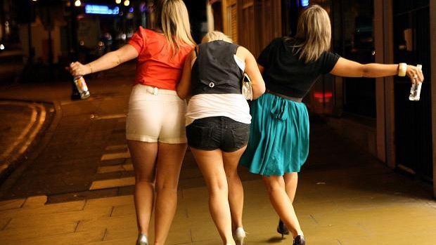 Fenomenul care face ravagii în rândul tinerilor. Îşi pun viaţa în pericol