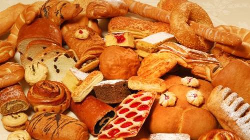 Alimentele cancerigene preferate zilnic de mulţi români. Avertismentul specialiştilor