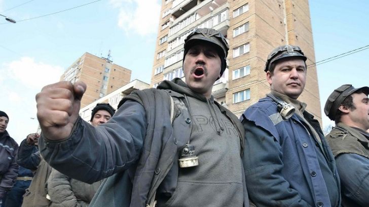 Butoiul cu pulbere de la CE Hunedoara, stins în ceasul al 12-lea cu un ajutor de stat. Ce urmează? 