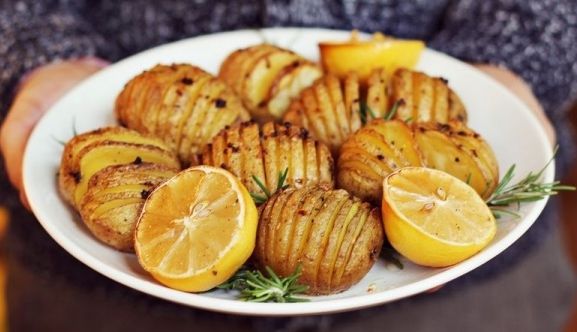 Cum să prepari cartofi acordeon delicioşi