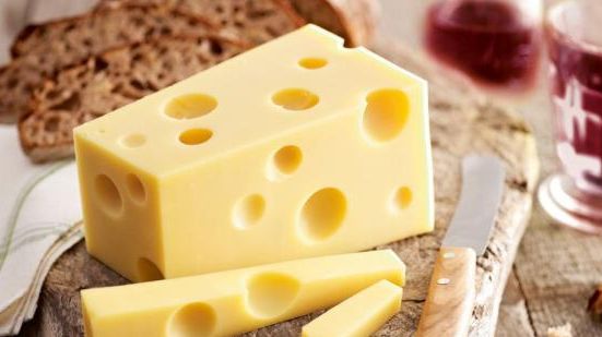 ATENŢIE! Această otravă se vinde la liber în marile magazine: caşcavalul care nu-i caşcaval