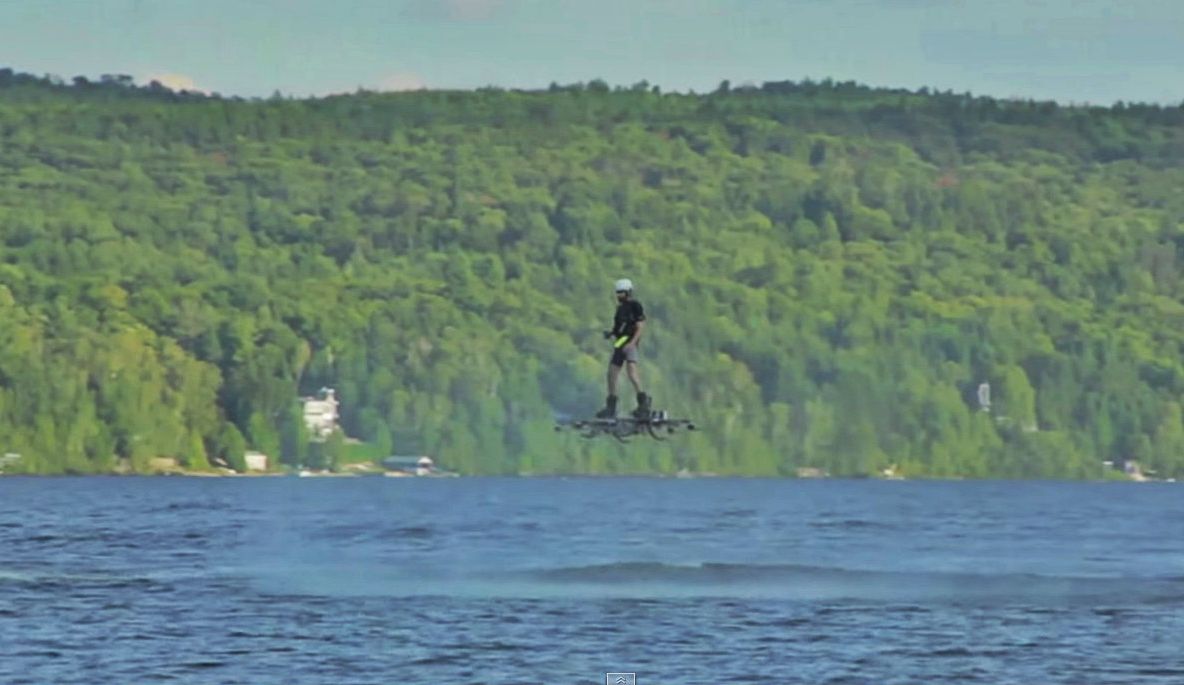 Românul cu o minte genială! Are record mondial pentru zborul cu un aparat construit de el!