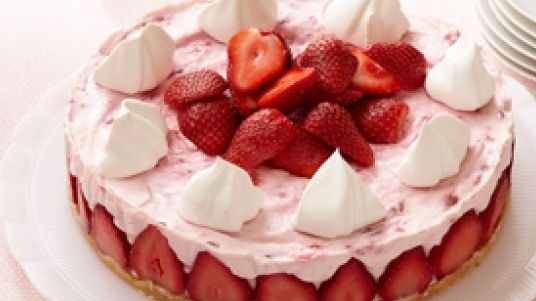 Reţeta delicioasă: Cheesecake cu căpşuni fără coacere