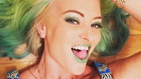 Cum arată Delia în costum de baie! Fanii o credeau grăsuță, însă...