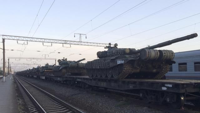 Mobilizare masivă de trupe, tancuri și lansatoare de rachete în Rusia, la granița cu Ucraina