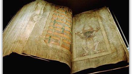Unde se află "Biblia Diavolului", în care se bănuieşte că Lucifer ar fi scris VIDEO