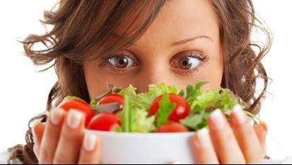 Este neapărat nevoie să renunţăm la carbohidraţi dacă vrem să slăbim? Iată ce spun medicii