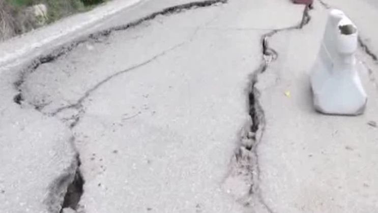 Alunecările de teren fac ravagii în județul Dâmbovița. Imagini înspăimântătoare 