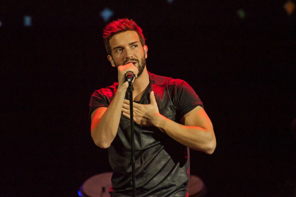 Cerere in căsătorie la concertul lui Pablo Alboran de la Bucuresti