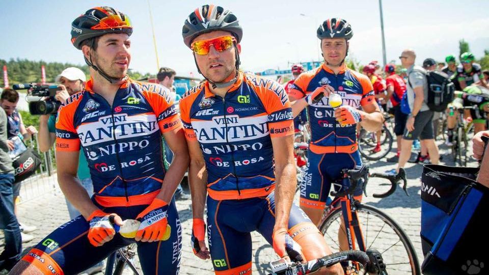 Doi cicliști români, pentru prima dată în istorie în Turul ciclist al Italiei