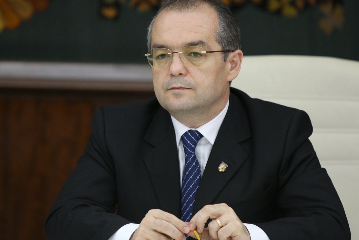 Boc, acuzații grave: Ar fi semnat "ca primar" autorizații de construire pe când era premier 