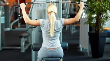 Exerciții fizice: patru greșeli neașteptate pe care le faci la sală