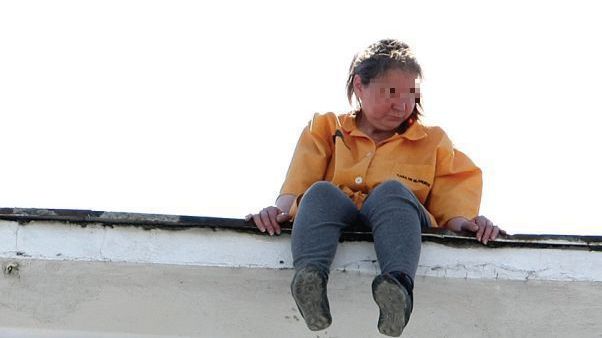 Sinucigașa de pe bloc a fost croitoreasă de lux! Care au fost ultimele cuvinte înainte să se arunce