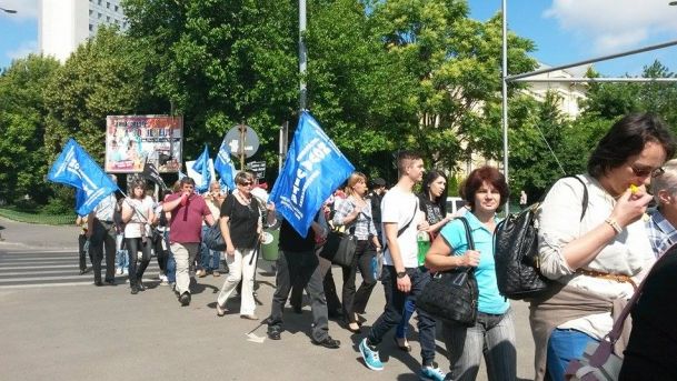 Protest la Guvern. Aproximativ 1.500 de angajaţi din administraţia publică au ieşit în stradă