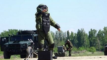 Dispozitiv explozibil artizanal, descoperit într-un autocar plin cu pasageri