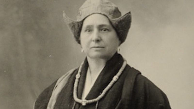 Povestea incredibilă a femeii care a sfidat regulile şi a plecat într-o călătorie interzisă