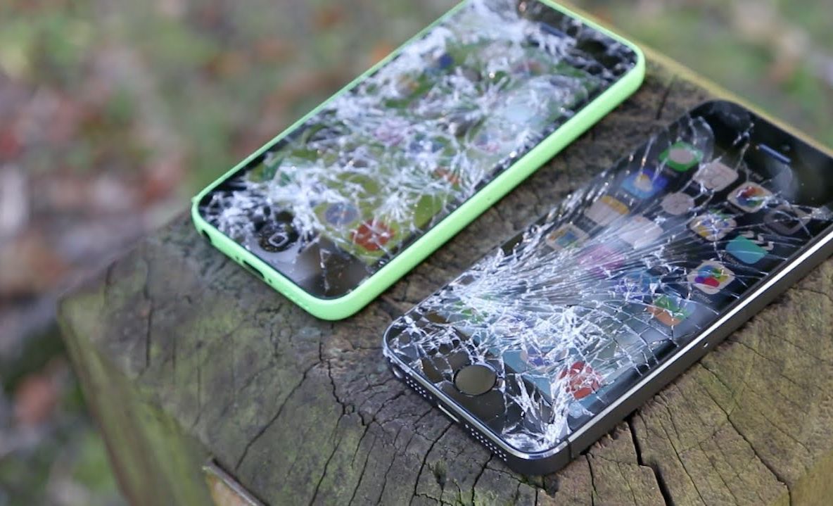 Aceste telefoane sunt pentru cei puternici! Sunt atât de tari, că rezistă și la cutremur!