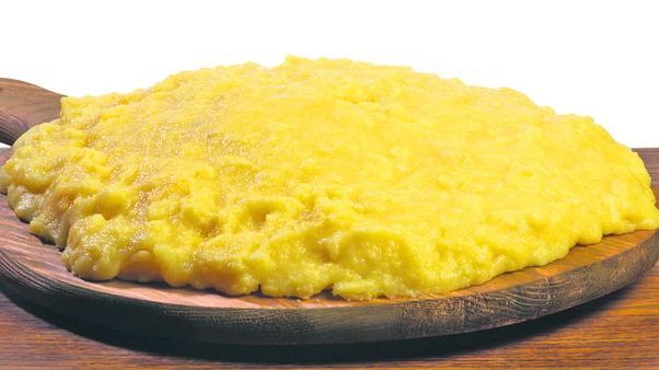 Mămăliguţa tradiţională românească: Miracole pentru sănătatea ta 