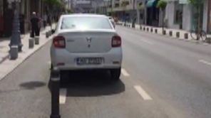 Un poliţist a fost amendat după ce a parcat neregulamentar 