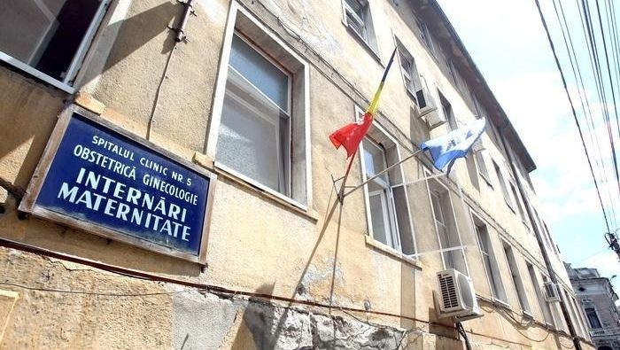 Un bebeluș din focarul de la maternitatea ,,Odobescu'' din Timișoara, în stare gravă