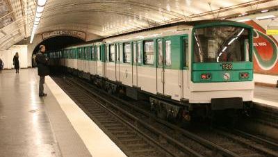 Românii ne fac din nou de râs peste hotare. Cum au acţionat conaţionalii noştri la metroul din Paris