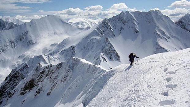 1 MAI. Risc de avalanşă în Munţii Făgăraş