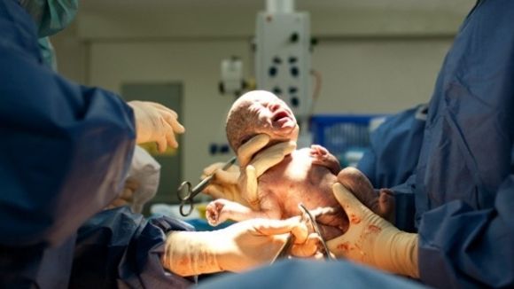 Final cumplit pentru o familie: Soția a murit în sala de naşteri, soţul s-a electrocutat