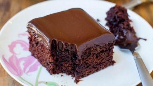 Cea mai delicioasă prăjitură de post: negresă cu nucă şi stafide