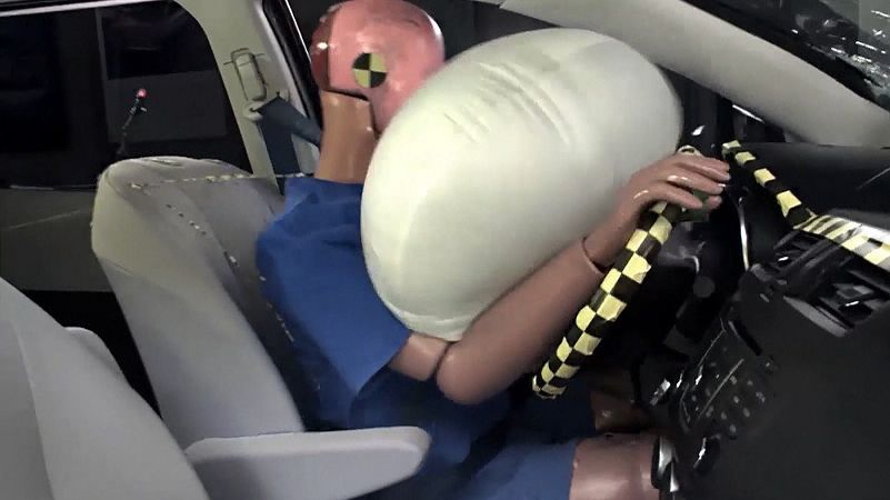 Airbaguri periculoase. 5 milioane de maşini, chemate în servici. Ce se întâmplă în caz de accident