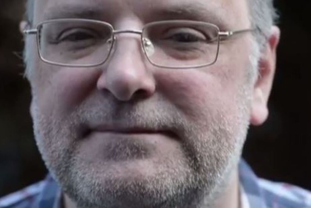 Credea că are nasul înfundat, dar a strănutat şi a descoperit de ce nu putea respira, după 44 de ani