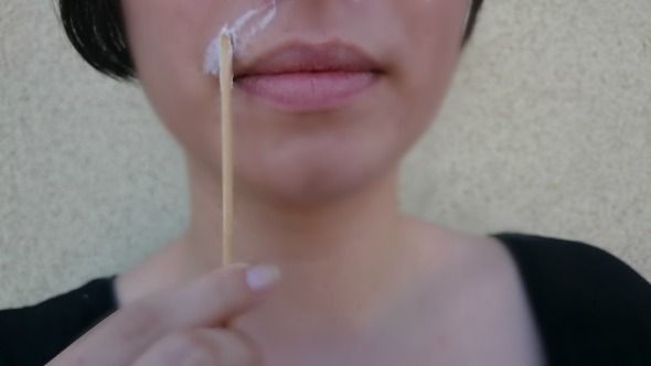 Scapă definitiv de părul de pe faţă cu această reţetă naturală