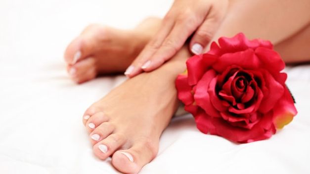 Cele mai bune ceaiuri pentru picioare umflate și dureroase