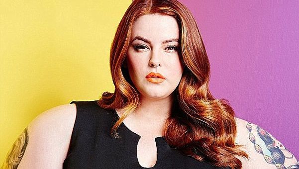 Un model supraponderal face senzaţie în lumea modei. Are 113 kilograme