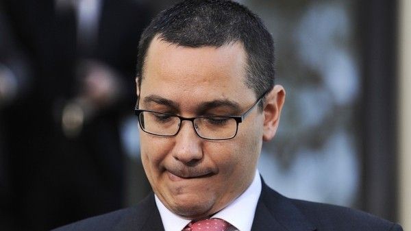 Ivan: Ponta e disperat în acest moment, vinde pe toată lumea numai să-şi păstreze funcţiile 