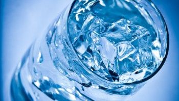 Cum alegem apa minerală pe care o cumpărăm