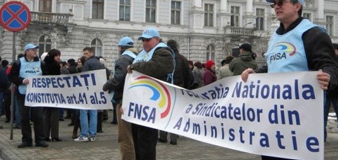 Funcţionarii locali, protest în faţa Guvernului. Când va fi greva generală la ghişee