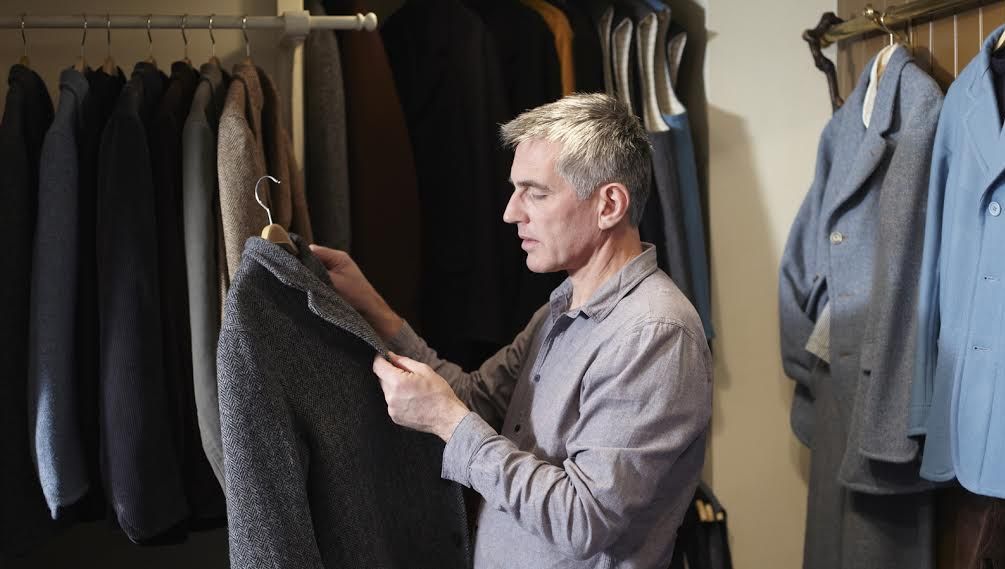 Mari reduceri la eMAG, la haine și încălțăminte pentru bărbați