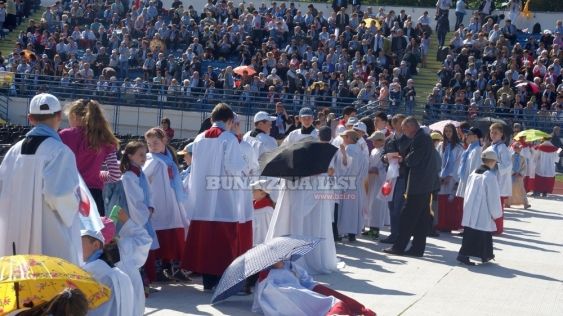 Moment religios important la Iaşi. Procesiune cu sute de credincioşi în oraş