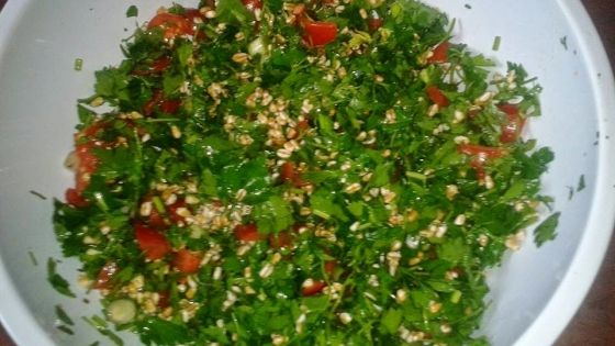 Salata de pătrunjel verde care te ajută să slăbeşti rapid, frumos şi sănătos