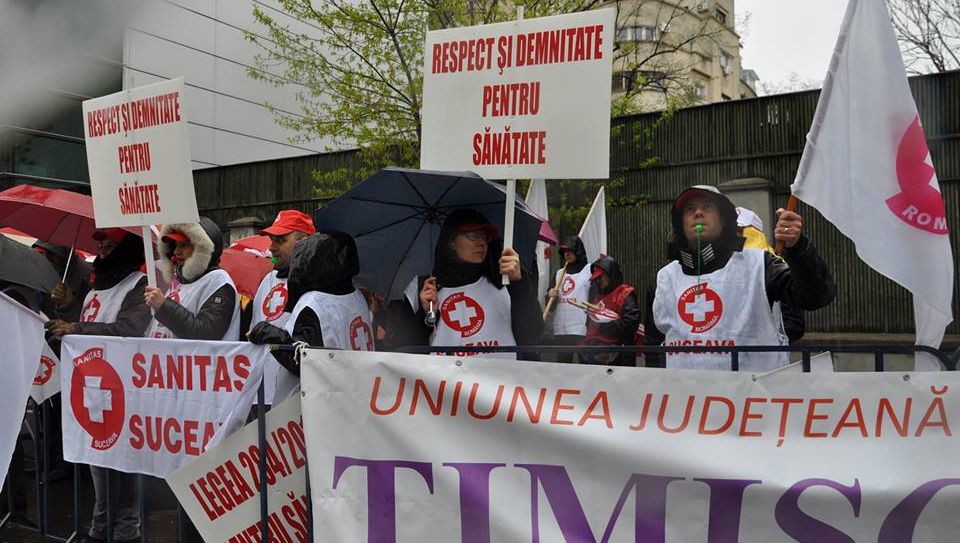 Sindicaliştii din sănătate pichetează, miercuri, Guvernul: "Stop umilirii angajaţilor din sănătate"