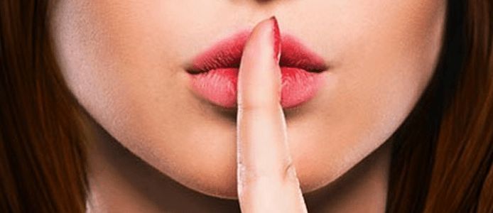 10 poezii erotice românești care te vor face să roșești