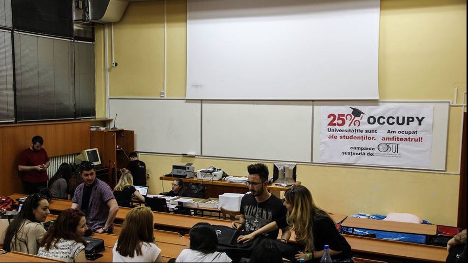 Studenții s-au baricadat în amfiteatre și refuză să le părăsească. Ce revendicări au ei