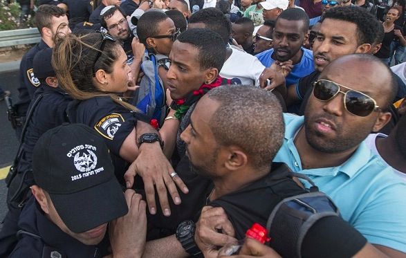 Ciocniri violente la Tel Aviv între poliție și protestatari