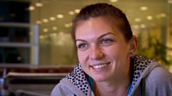 Simona Halep: Nu îmi pasă dacă mă depăşeşte Sharapova sau nu