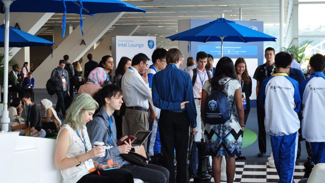 Românii care vor schimba lumea! Tinerii ale căror invenții i-au cucerit pe americani