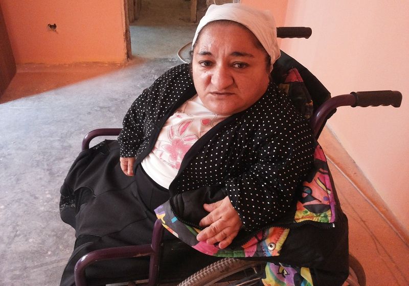 Ajut-o pe Simona, care sufera de boala oaselor de sticla, sa aiba o locuinta!