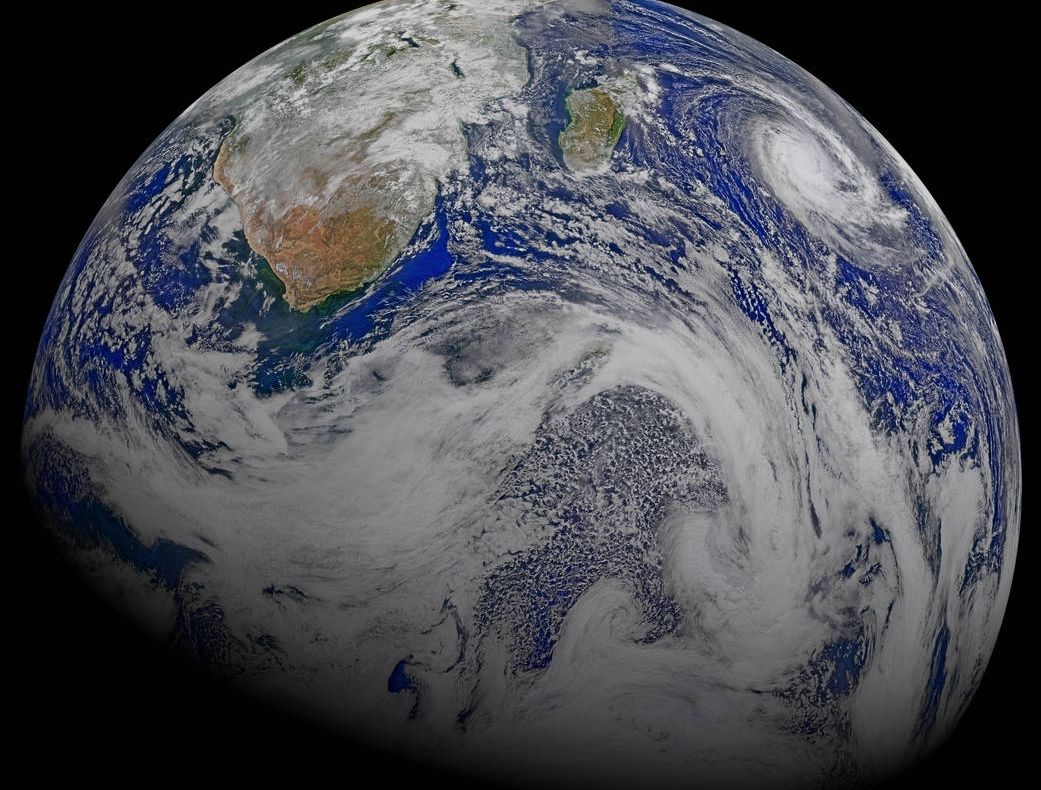 Imaginea săptămânii. Sudul Africii și furtună în Oceanul Indian 